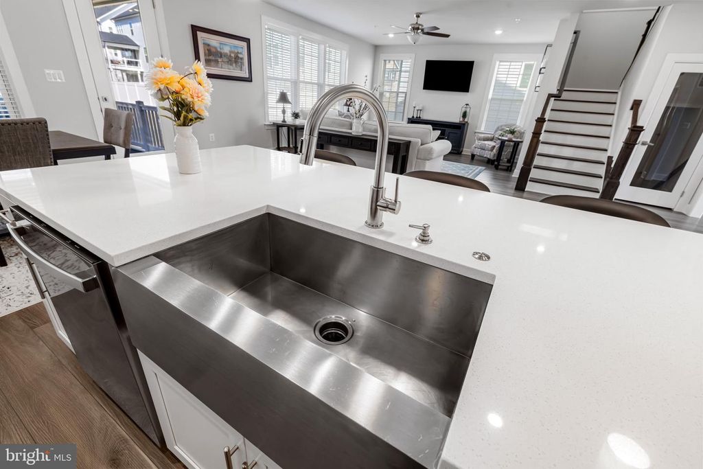 Image 18 of property listing at 15503 TWIN RIVER CIR, Bowie, MD 20716