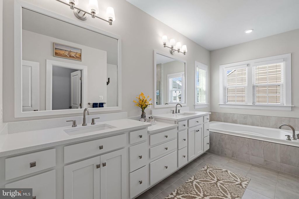 Image 20 of property listing at 15503 TWIN RIVER CIR, Bowie, MD 20716