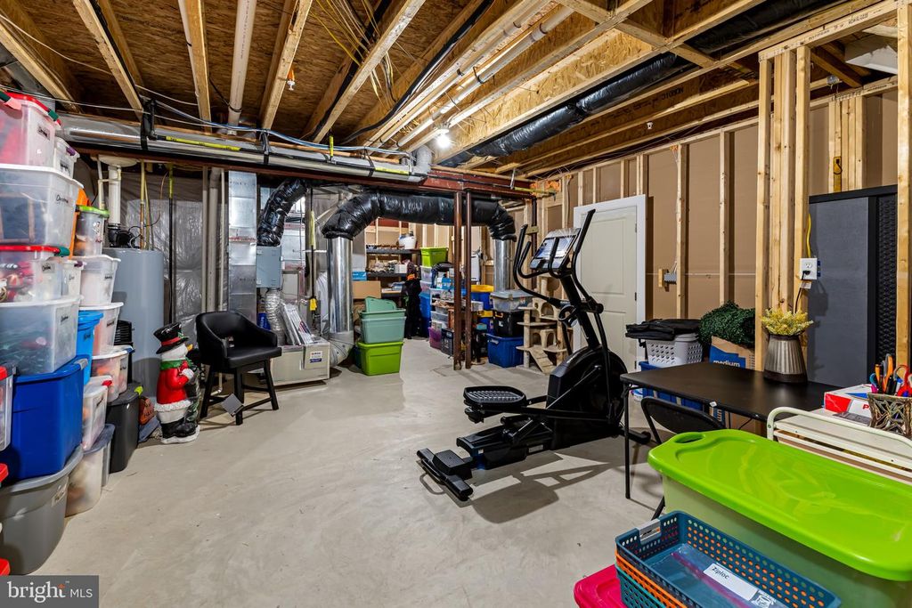 Image 31 of property listing at 15503 TWIN RIVER CIR, Bowie, MD 20716