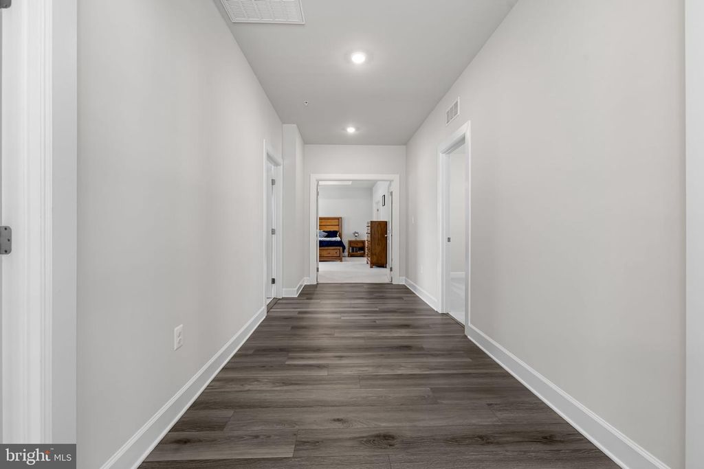 Image 37 of property listing at 15503 TWIN RIVER CIR, Bowie, MD 20716