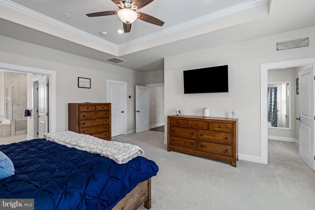 Image 40 of property listing at 15503 TWIN RIVER CIR, Bowie, MD 20716