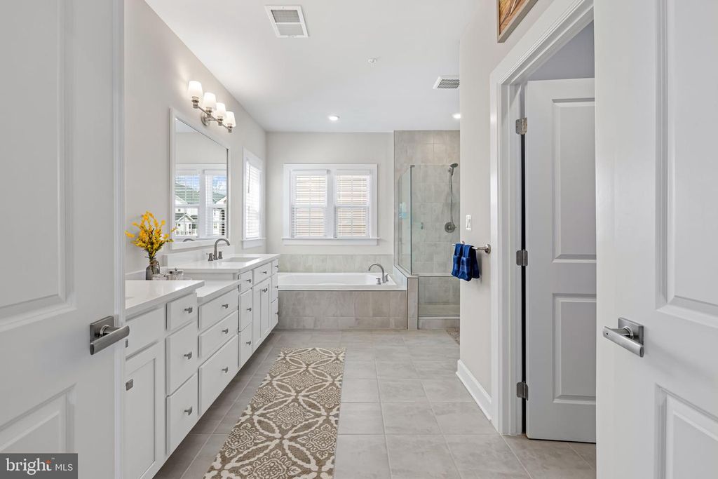 Image 43 of property listing at 15503 TWIN RIVER CIR, Bowie, MD 20716