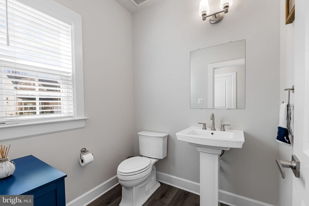 Image 50 of property listing at 15503 TWIN RIVER CIR, Bowie, MD 20716