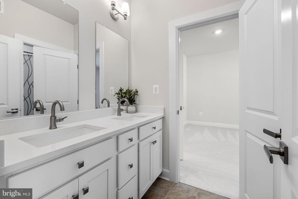 Image 55 of property listing at 15503 TWIN RIVER CIR, Bowie, MD 20716