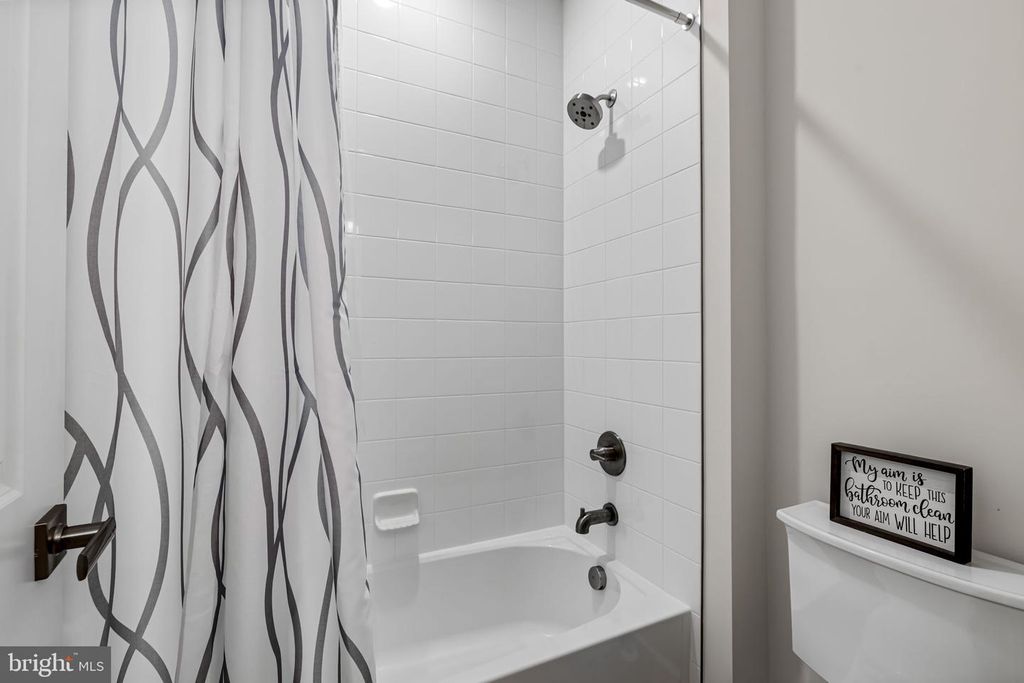 Image 56 of property listing at 15503 TWIN RIVER CIR, Bowie, MD 20716