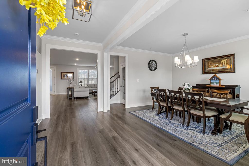 Image 6 of property listing at 15503 TWIN RIVER CIR, Bowie, MD 20716