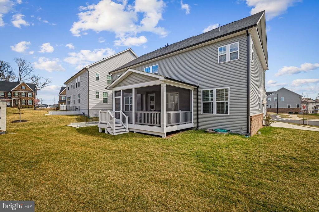 Image 62 of property listing at 15503 TWIN RIVER CIR, Bowie, MD 20716