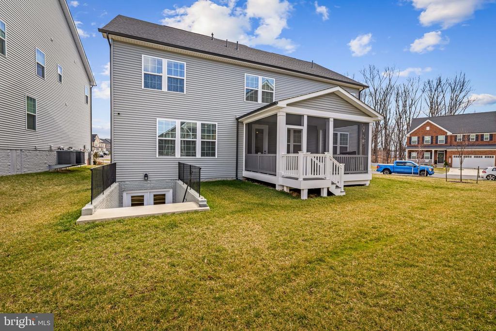 Image 63 of property listing at 15503 TWIN RIVER CIR, Bowie, MD 20716