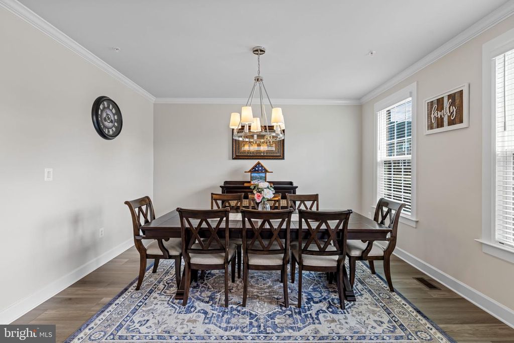 Image 7 of property listing at 15503 TWIN RIVER CIR, Bowie, MD 20716