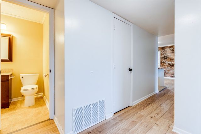 1060 Chatham Park Dr H, Scott Twp, PA 15216