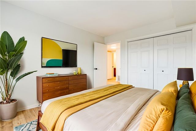 1060 Chatham Park Dr H, Scott Twp, PA 15216