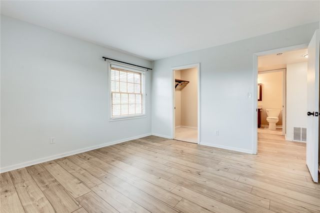 1060 Chatham Park Dr H, Scott Twp, PA 15216