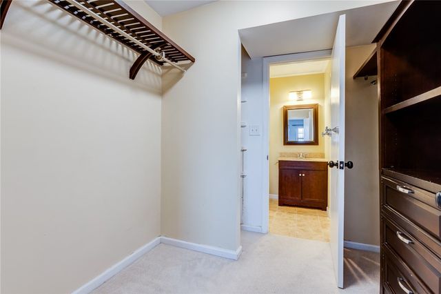 1060 Chatham Park Dr H, Scott Twp, PA 15216