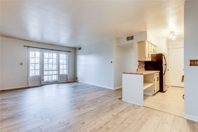 1060 Chatham Park Dr H, Scott Twp, PA 15216