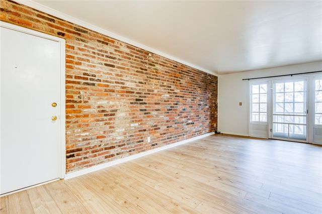 1060 Chatham Park Dr H, Scott Twp, PA 15216