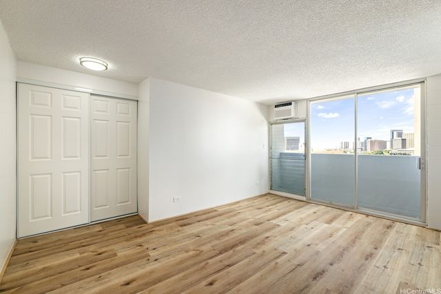 824 Kinau Street 902, Honolulu, HI 96813