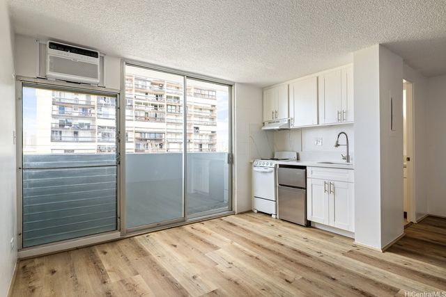 824 Kinau Street 902, Honolulu, HI 96813