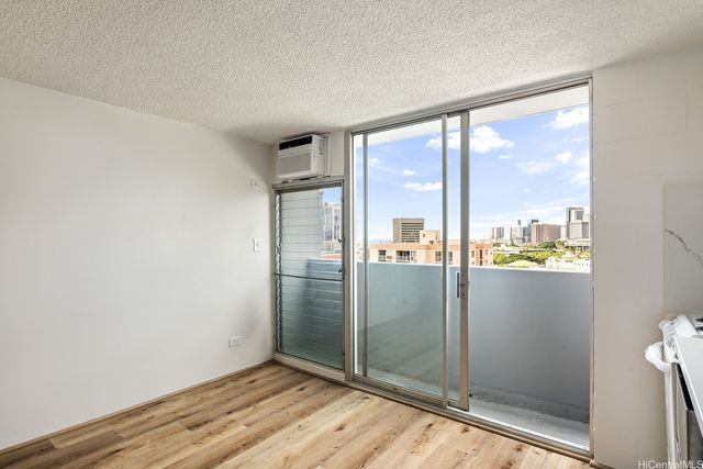 824 Kinau Street 902, Honolulu, HI 96813