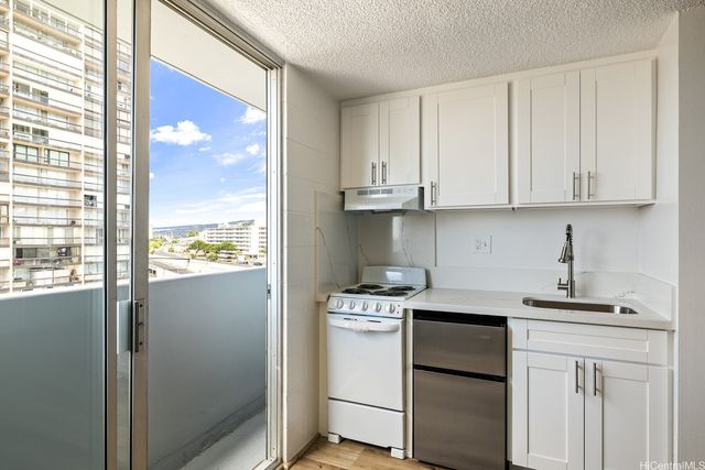 824 Kinau Street 902, Honolulu, HI 96813
