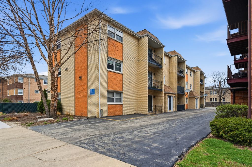 5979 N Northwest Highway 103, Chicago, IL 60631