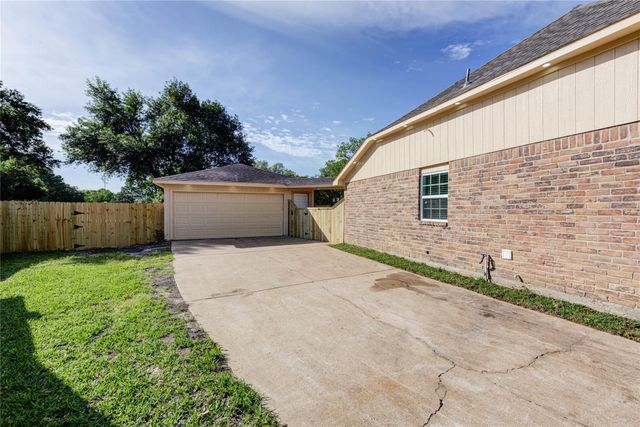3223 Cherry Hills Drive, Missouri City, TX 77459
