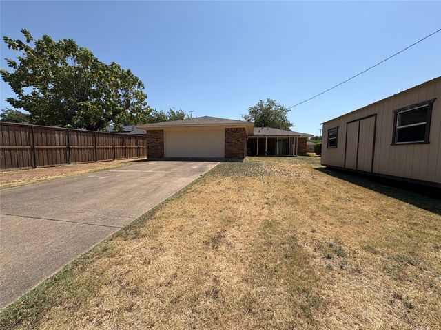 707 Kennedy Avenue, Duncanville, TX 75116