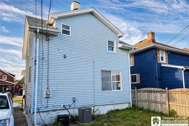 39 Jackson Avenue, Lackawanna, NY 14218
