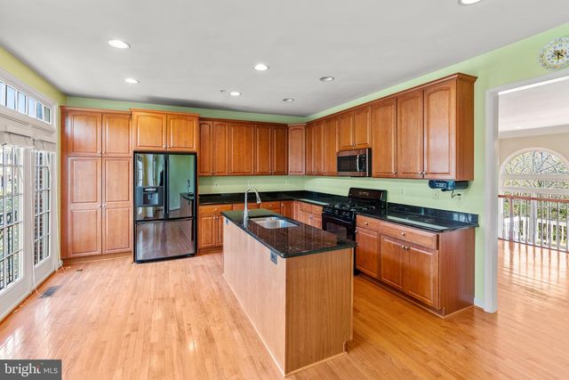 307 OAK KNOLL TER, Rockville, MD 20850