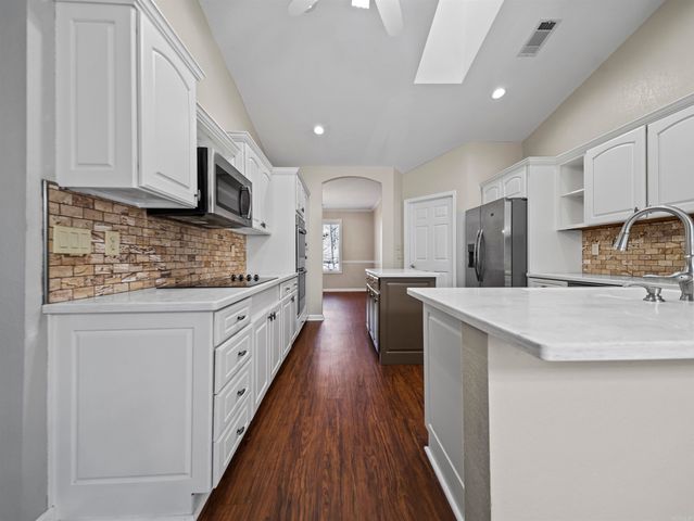 7 Resplandor Loop, Hot Springs Village, AR 71909