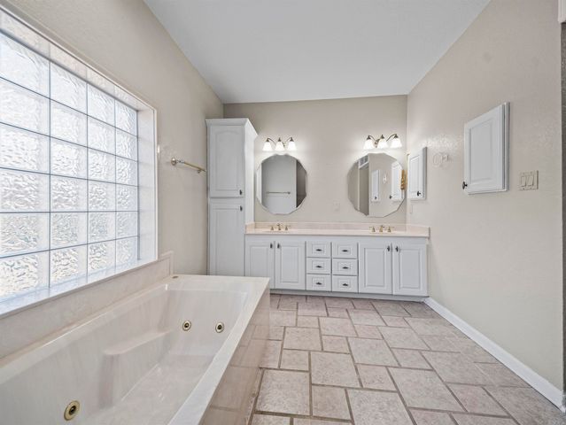 7 Resplandor Loop, Hot Springs Village, AR 71909