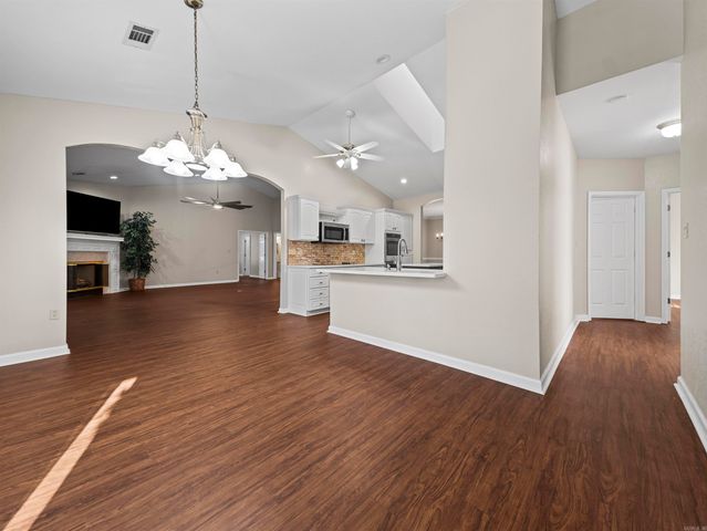 7 Resplandor Loop, Hot Springs Village, AR 71909