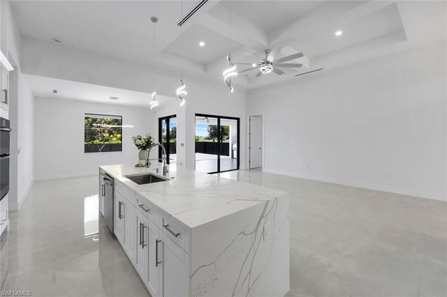 2214 15th TER, Cape Coral, FL 33909