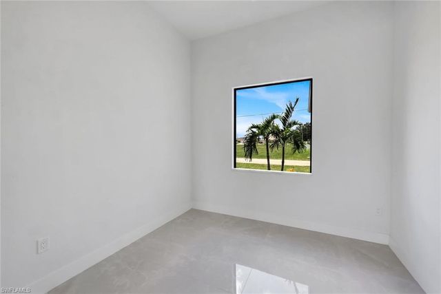 2214 15th TER, Cape Coral, FL 33909