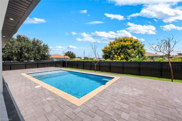 2214 15th TER, Cape Coral, FL 33909
