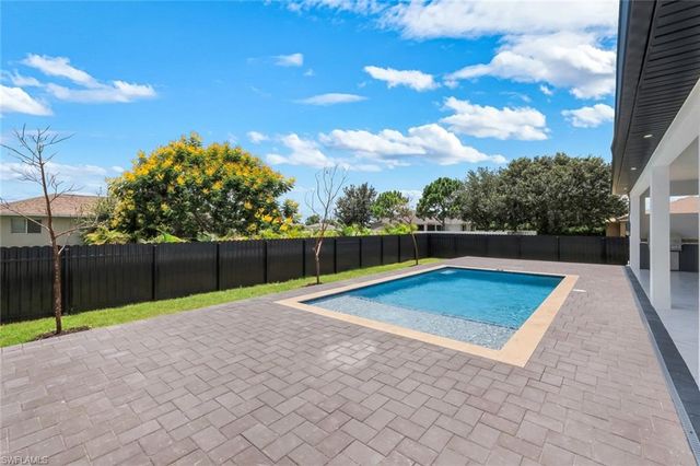 2214 15th TER, Cape Coral, FL 33909