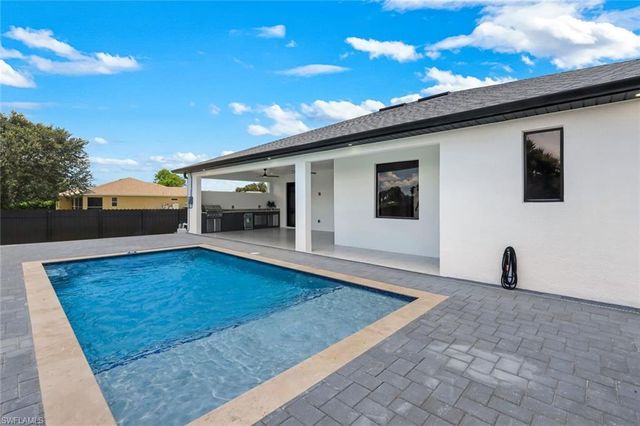 2214 15th TER, Cape Coral, FL 33909