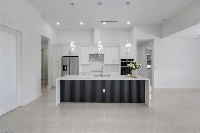 2214 15th TER, Cape Coral, FL 33909