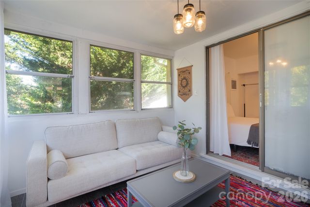 10 Washington Avenue, Asheville, NC 28804