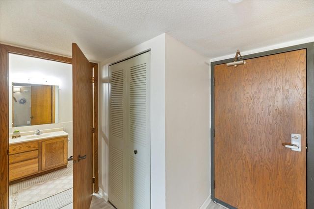 6615 Lake Shore Drive S 308, Richfield, MN 55423