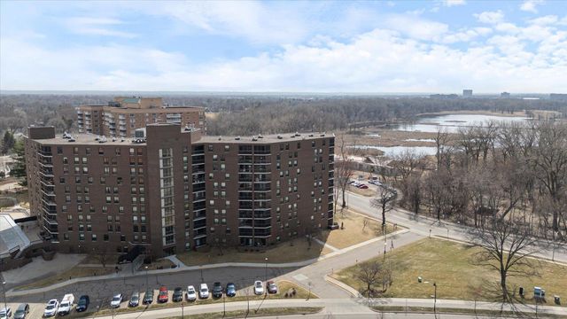 6615 Lake Shore Drive S 308, Richfield, MN 55423