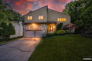 72 Agawam Drive, Wayne, NJ 07470