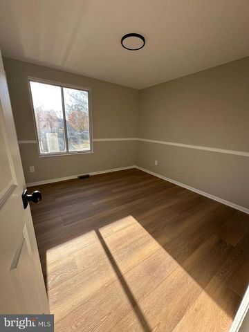 12 ROSS RD, Burlington, NJ 08016