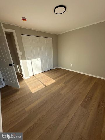 12 ROSS RD, Burlington, NJ 08016