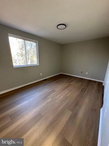 12 ROSS RD, Burlington, NJ 08016