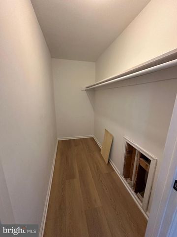 12 ROSS RD, Burlington, NJ 08016