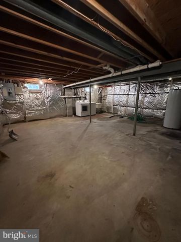 12 ROSS RD, Burlington, NJ 08016