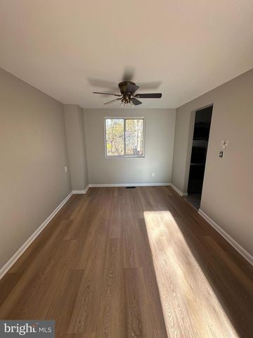 12 ROSS RD, Burlington, NJ 08016