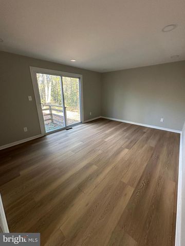 12 ROSS RD, Burlington, NJ 08016