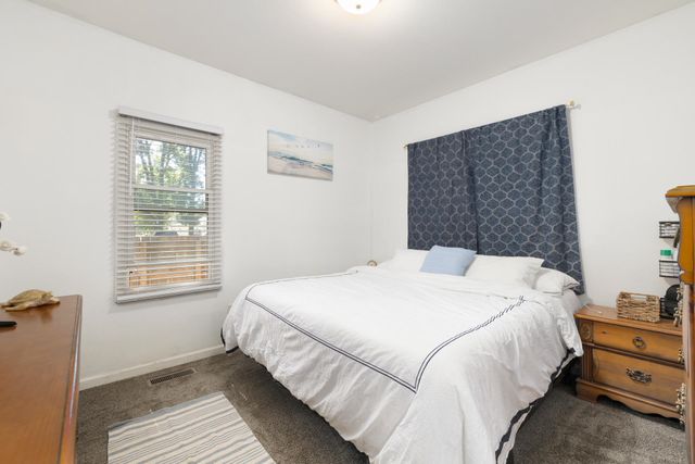 809 4th Ave NW, Minot, ND 58703