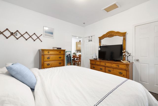 809 4th Ave NW, Minot, ND 58703